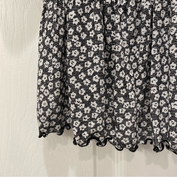 Urban Outfitters Floral Top - Picture 9 of 13